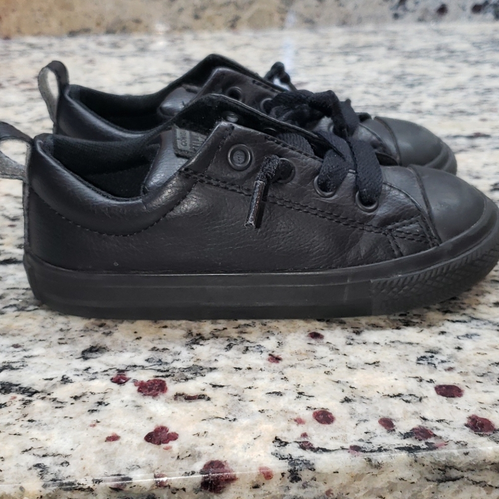 Converse All Star Toddler Size 9 Sneakers - Picture 2 of 9